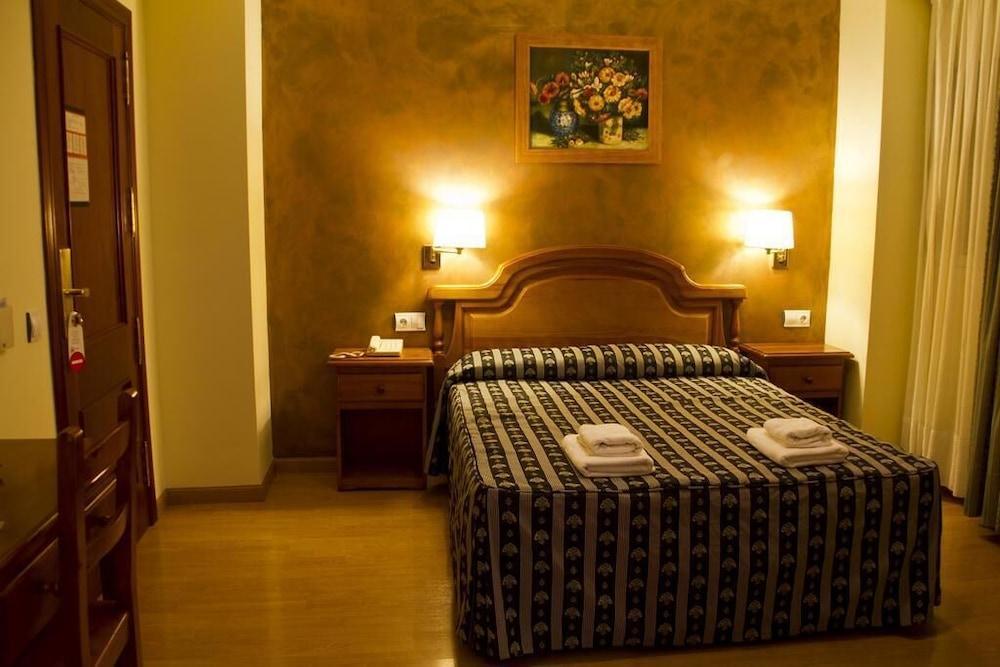 ברבסטרו Hotel Clemente מראה חיצוני תמונה